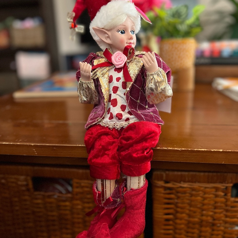 Cynthia Rowley Elf Doll with Heart Pattern Valentine Day - Picture 4 of 8
